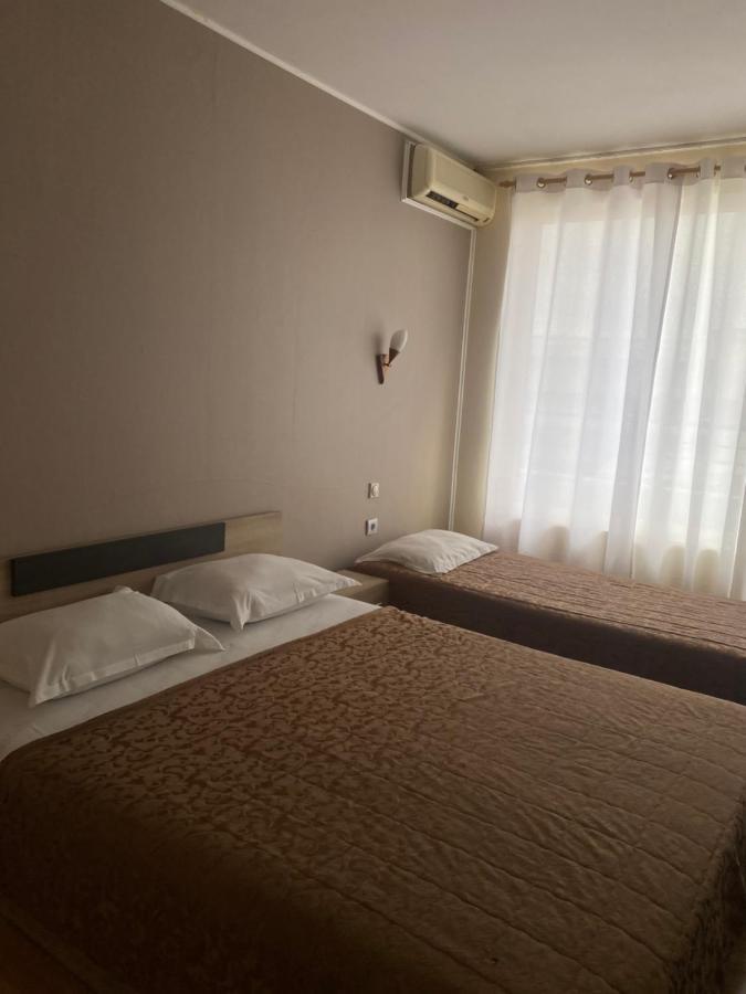 Apartments Danita & Restaurant&Pool Bar 瓦爾納 外观 照片