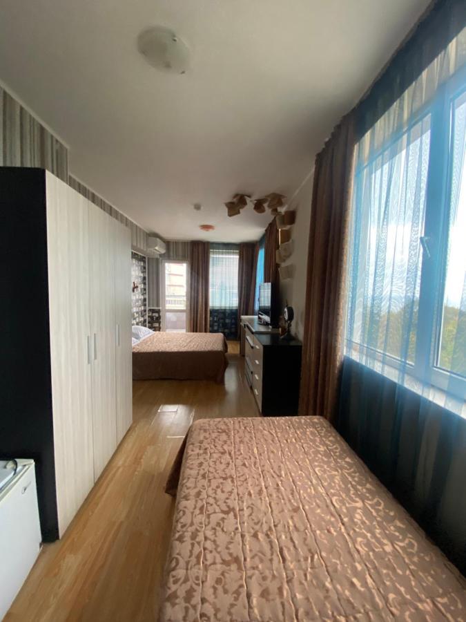 Apartments Danita & Restaurant&Pool Bar 瓦爾納 外观 照片