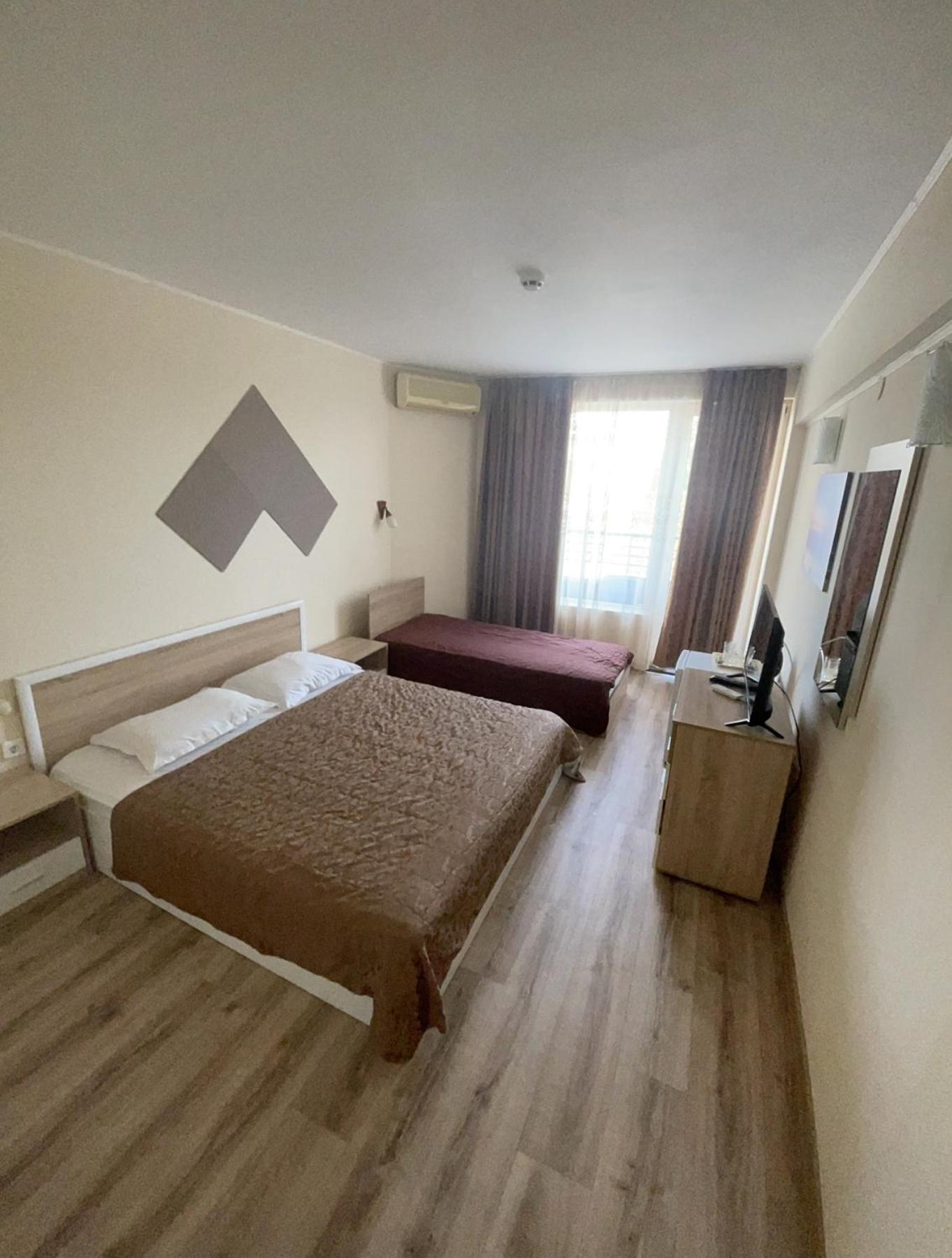 Apartments Danita & Restaurant&Pool Bar 瓦爾納 外观 照片