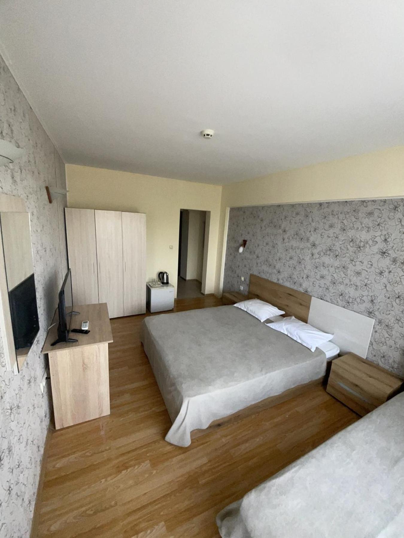 Apartments Danita & Restaurant&Pool Bar 瓦爾納 外观 照片