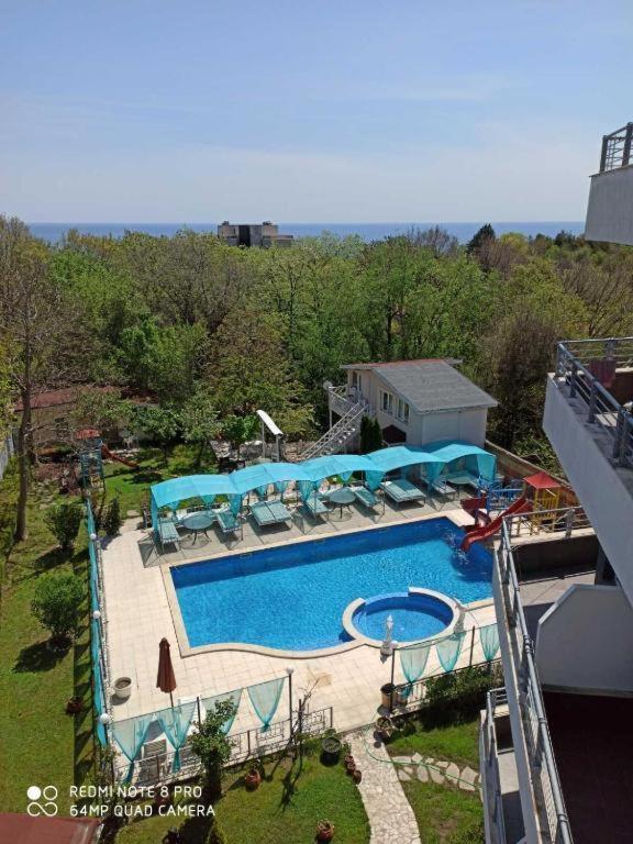 Apartments Danita & Restaurant&Pool Bar 瓦爾納 外观 照片