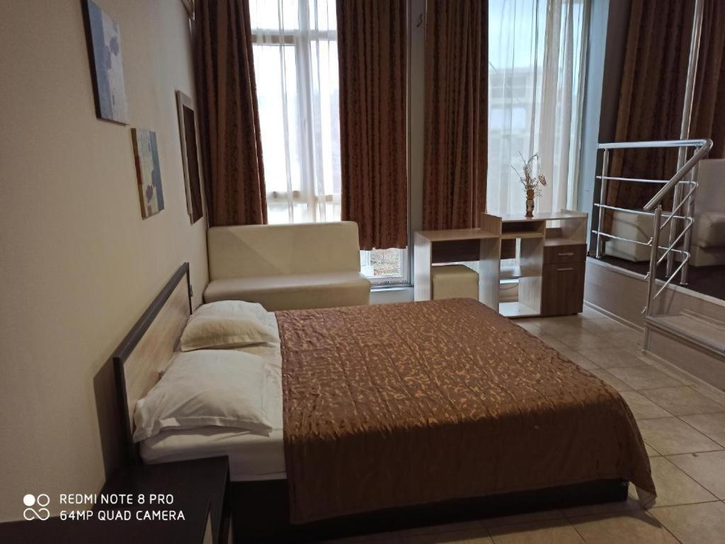 Apartments Danita & Restaurant&Pool Bar 瓦爾納 外观 照片