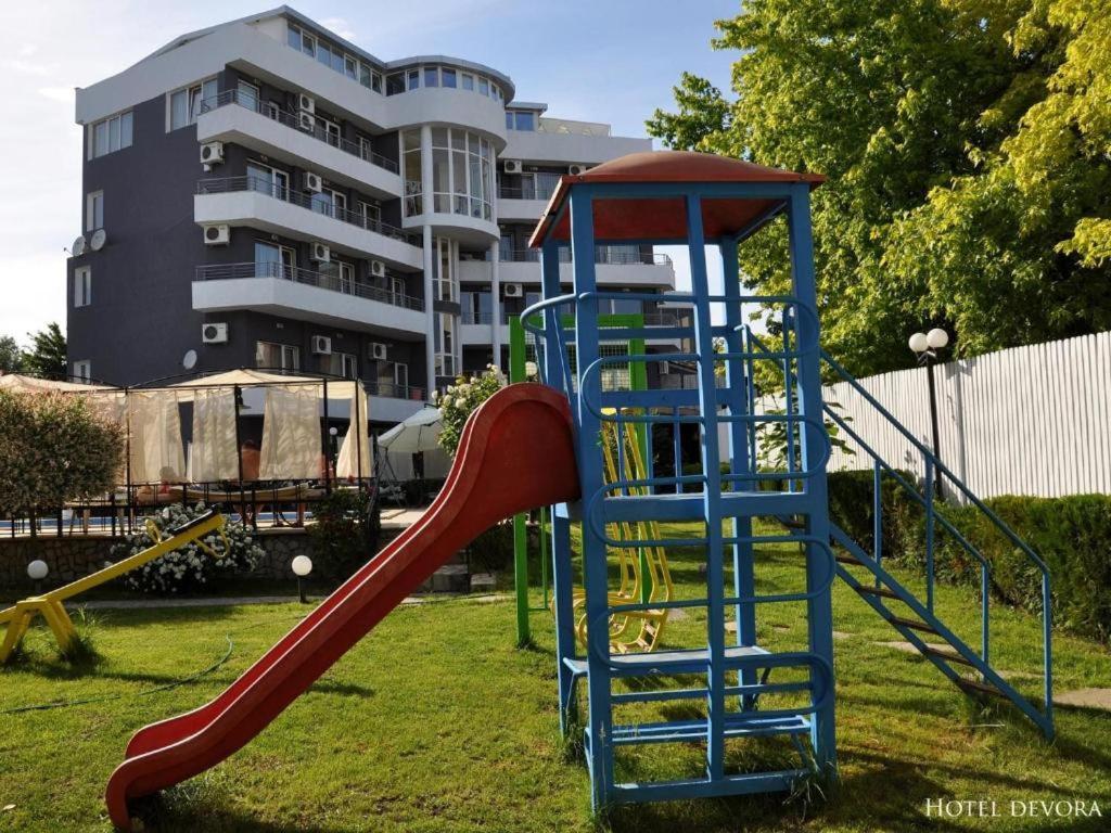 Apartments Danita & Restaurant&Pool Bar 瓦爾納 外观 照片